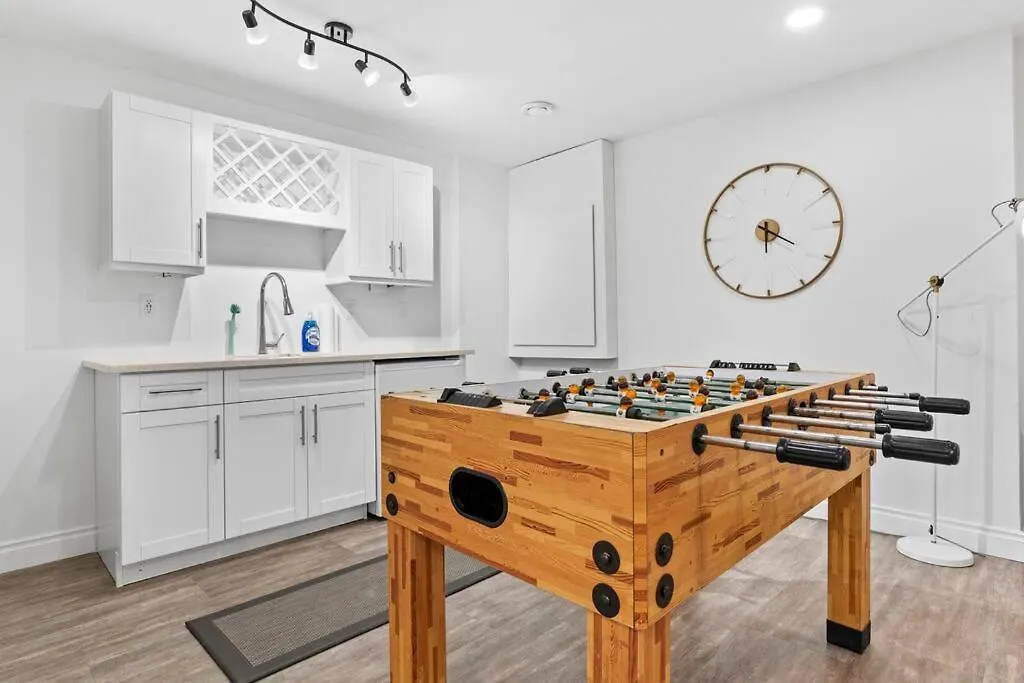 Holiday home Cozy Home - 9Mins To Wem -Foosball -Vintage Arcade - Air Conditioning Edmonton Canada